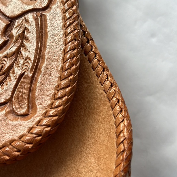 Vintage Tooled Unbranded Leather Purse - Picture 12 of 15